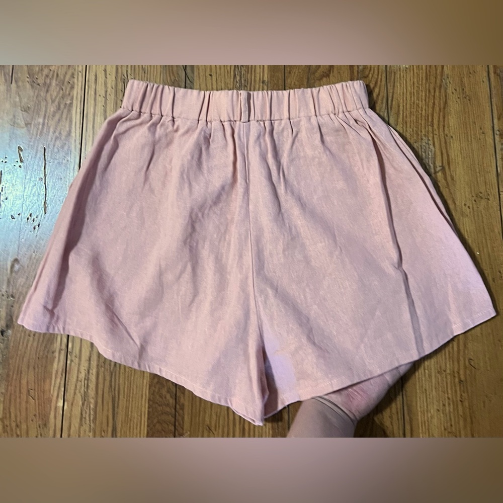 HYFVE Women's Light Pink Shorts! Size Medium. - Picture 5 of 9